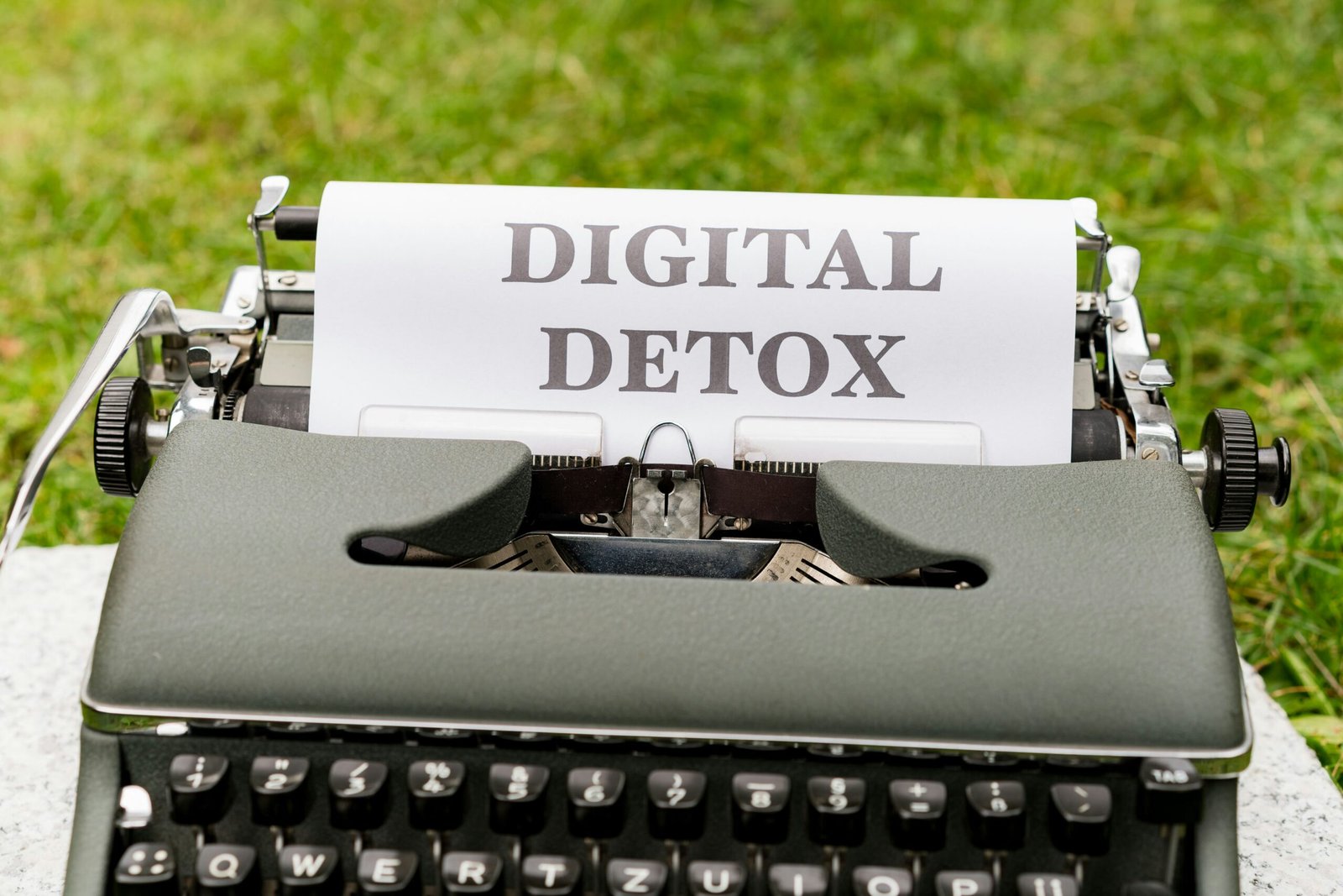 Digital Detox Plan for Teens: Overcoming Digital Fatigue 1 bbbbbbbb scaled